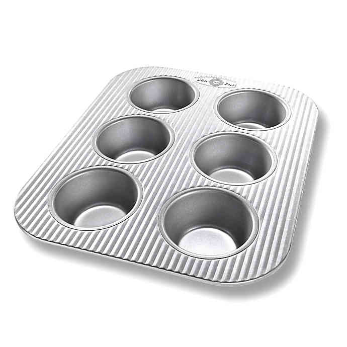 Chicago Metallic Professional 12-Cup Non-Stick Muffin  Pan,15.75-Inch-by-11-Inch